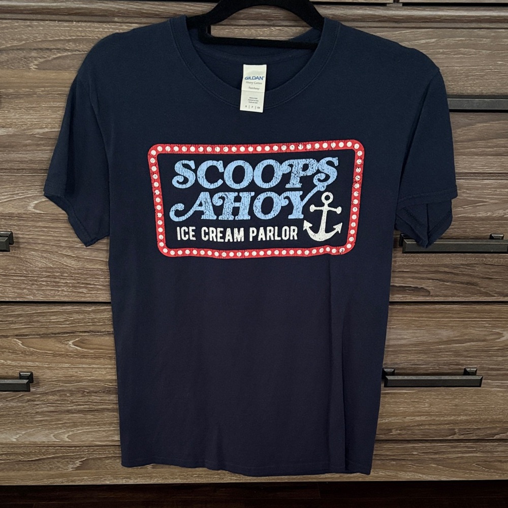 Stranger Things Scoops Ahoy Tshirt Size S